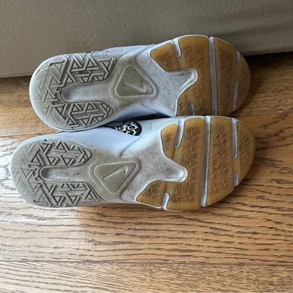 SOLD Size 7.5 - Nike Legend Essential 2 Premium Low Leopard W - Picture 4 of 5